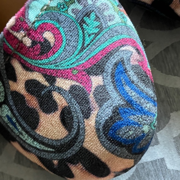 Comfortview Multicolor Patterned Flats - Picture 3 of 11